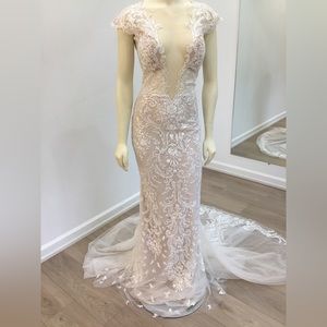BERTA PRIVEE SAMPLE SALE!! 20-P03 Wedding Gown